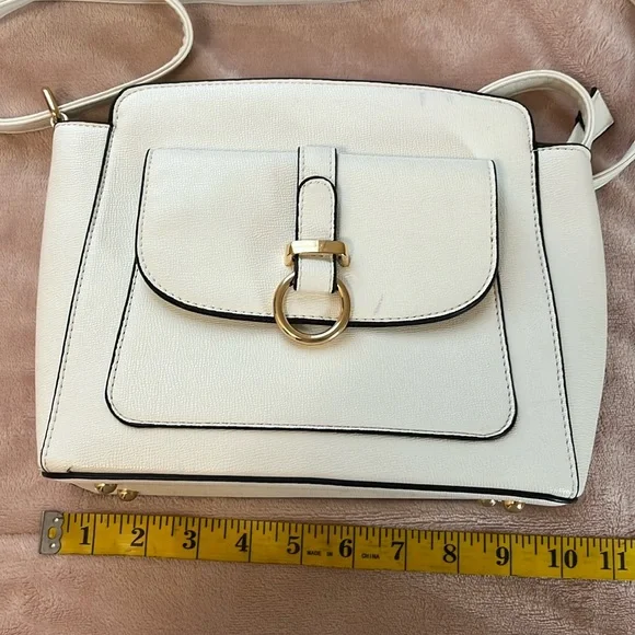 Crossbody purse white gold tone accents & feet long adjustable strap textured - Picture 15 of 16